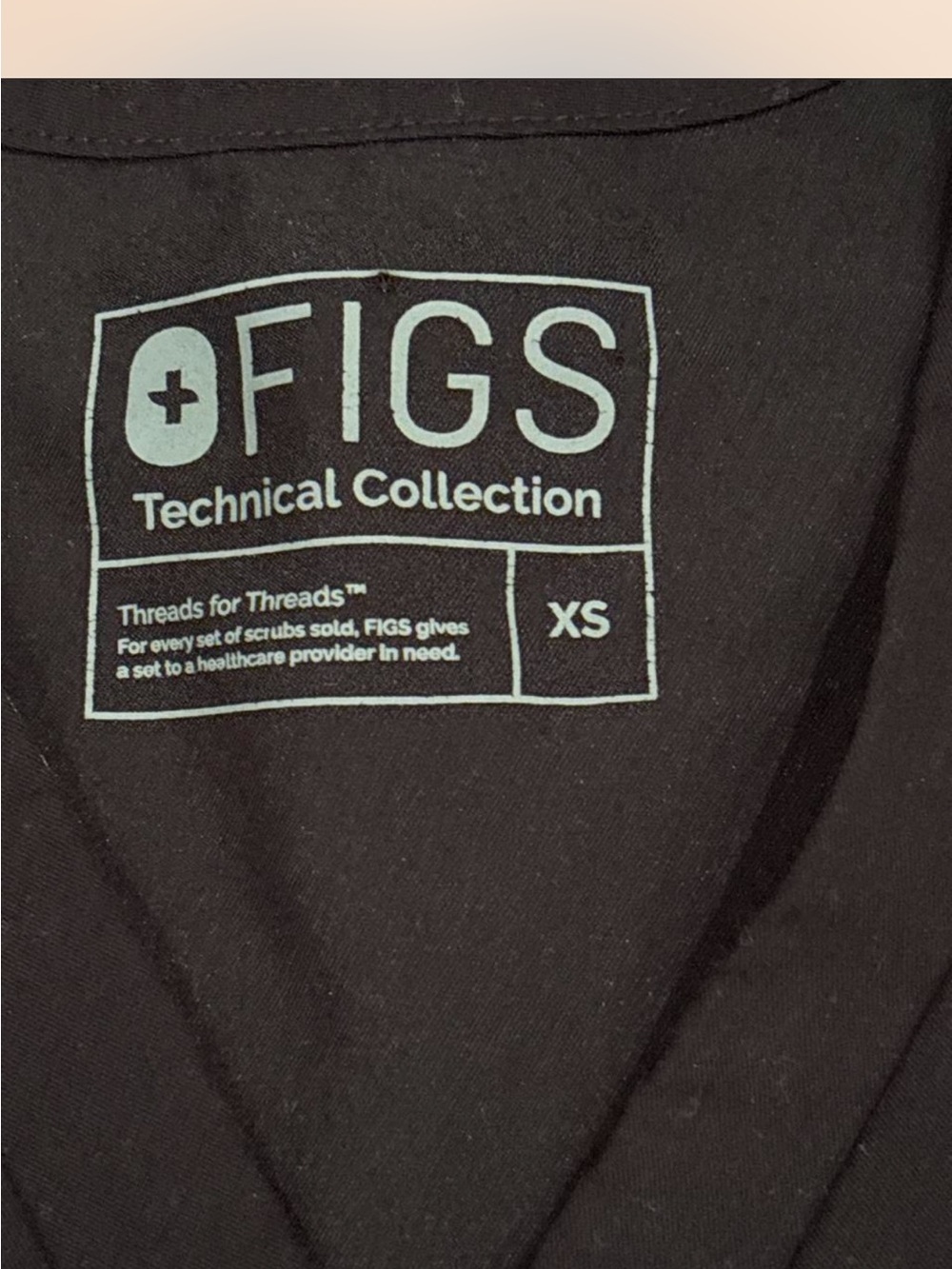 Black FIGS scrub set in XS - Picture 10 of 12